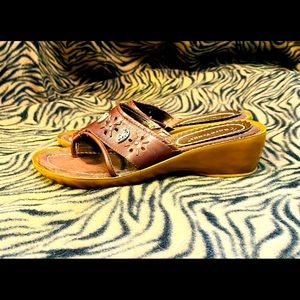 Bare Traps Leather Sandals